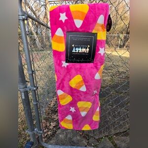 Tricks and Treats Sweet Things to Eat Candy Corn/ Stars Throw Blanket Halloween